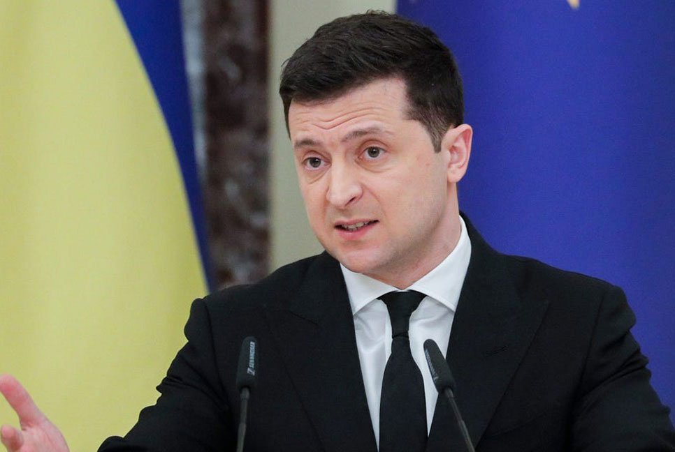 সেনাদের আত্মসমর্পণের গুজব উড়িয়ে দিলেন ইউক্রেনের প্রেসিডেন্ট ভলোদিমির জেলেনস্কি