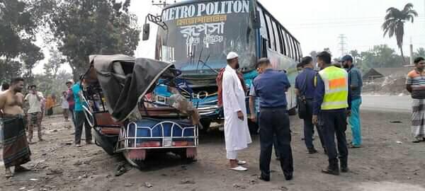 অভয়নগরে পরিবহন ইজিবাই সংঘর্ষে ঘটনাস্থলেই ২ জনের মৃত্যু