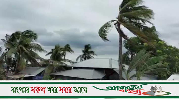 চৌগাছা থানার উদ্যোগে মাস্ক বিতারণ ও সচেতন মুলক র্যালী