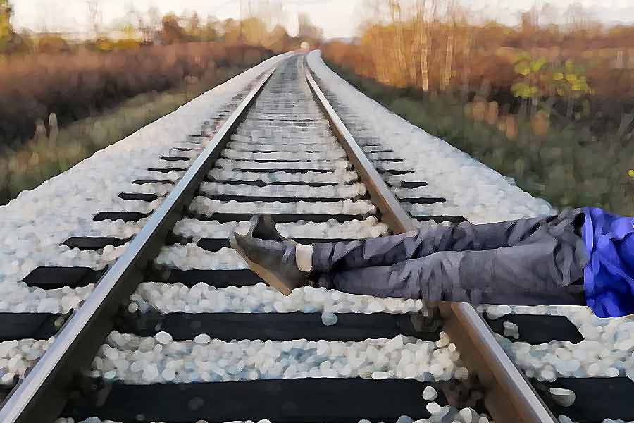 অভয়নগরে ট্রেনে কাটা পড়ে বৃদ্ধার মৃত্যু