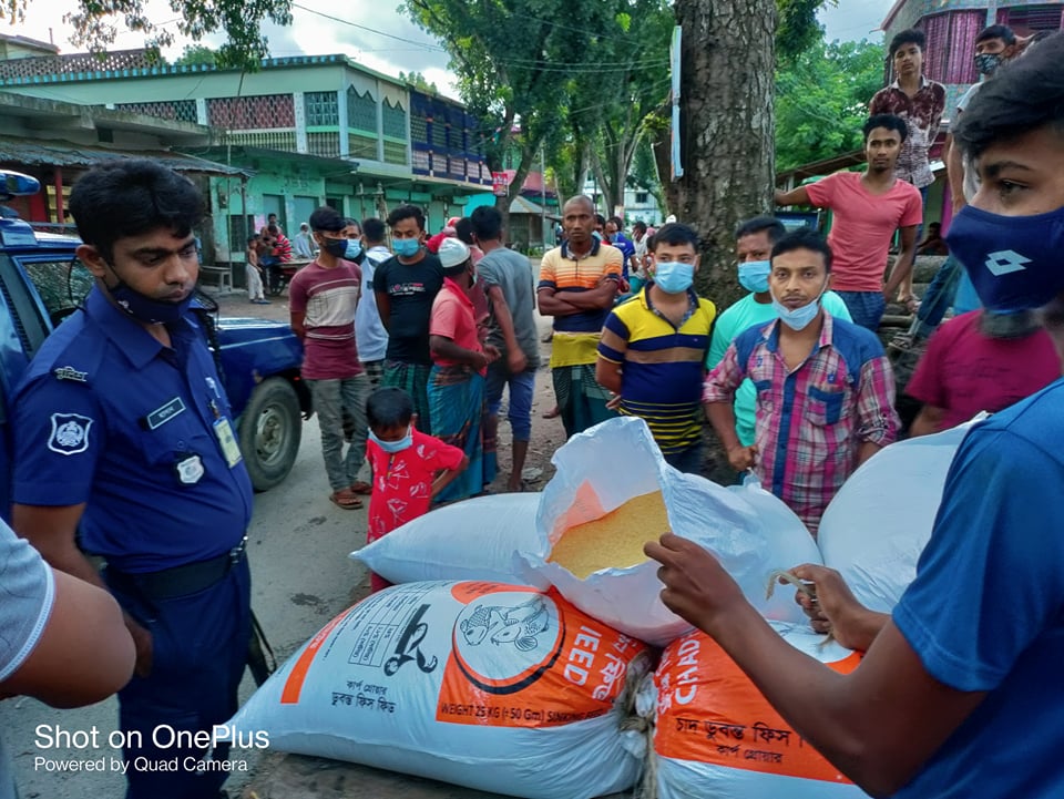 চৌগাছায় ওএমএসের ২৫০ কেজি চাল জব্দ, ডিলারের বিক্রি কার্যক্রম বন্ধ