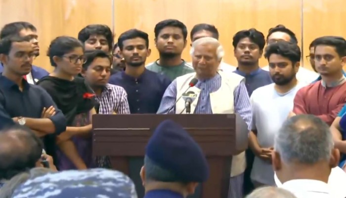 ড. ইউনূসকে যমুনায় রাখার সিদ্ধান্ত, উপদেষ্টারা মন্ত্রিপাড়ায়