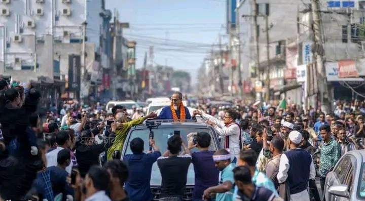 বর্নাঢ্য শোভাযাত্রা ও ফুলেল শুভেচ্ছায় এনামুল হক বাবুলকে বরণ করলো অভয়নগর- বাঘারপাড়াবাসী