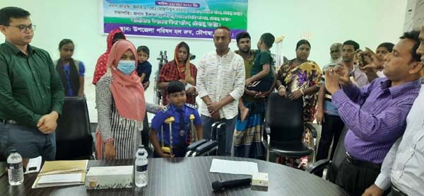 চৌগাছায় হুইল চেয়ার- শ্রবণযন্ত্র পেল ৮ প্রাথমিক শিক্ষার্থী