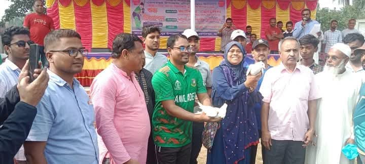 কেশবপুরে ইউএনও কাপ ক্রিকেট টুর্নামেন্টের উদ্বোধন