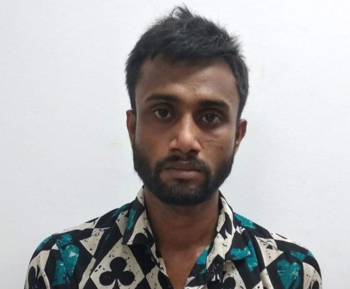 নড়াইল ডিবি পুলিশের অভিযানে যশোর থেকে মালামালসহ পেশাদার ভ্রাম্যমাণ চোর আটক