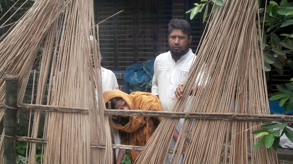 মণিরামপুরে গৃহবধূকে পিটিয়ে ও শ্বাসরোধে হত্যার অভিযোগে স্বামী আটক