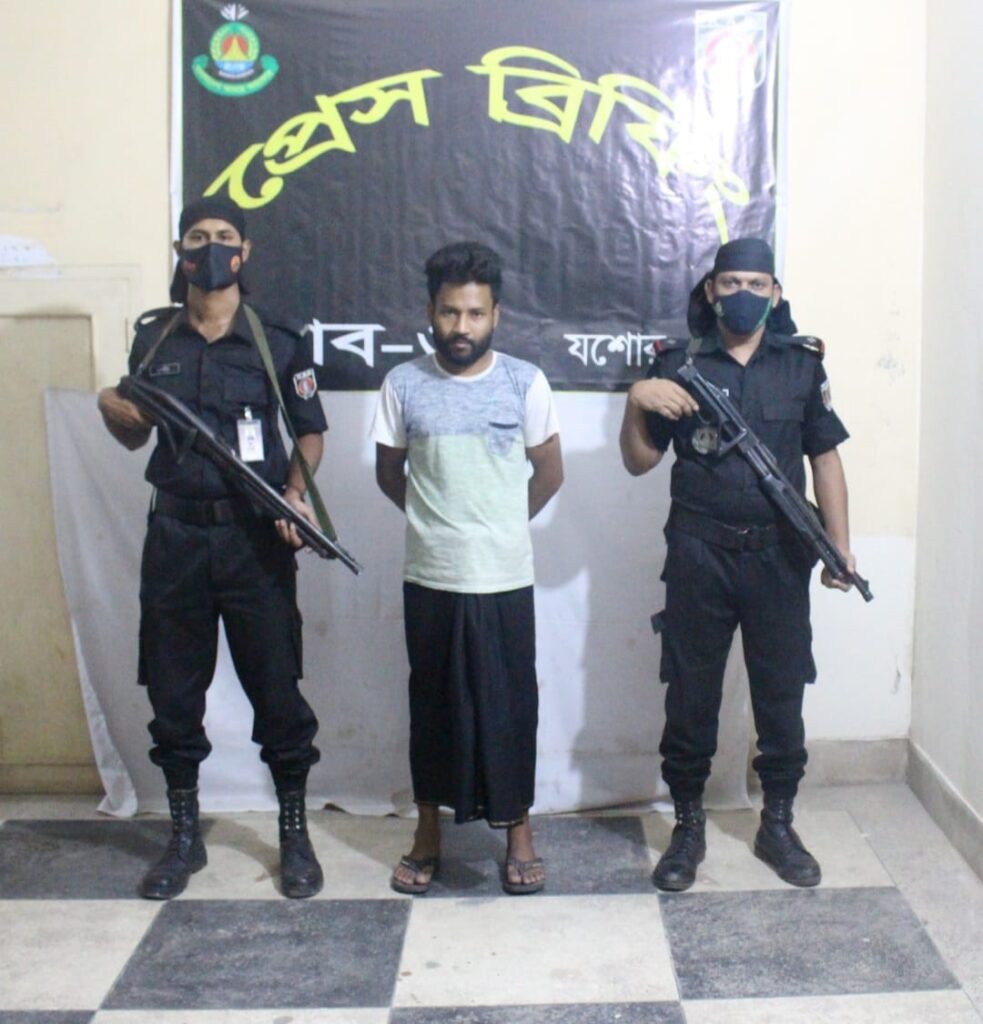 যশোর র্যাবের হাতে ইয়াবা সহ ০১ জন মাদক ব্যবসায়ী গ্রেফতার।