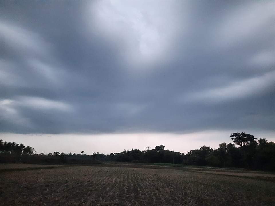 টানা বর্ষণ ও করোনা প্রাদুর্ভাবে জনজীবন অতিষ্ঠ!