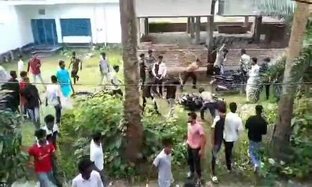 নড়াইলের লোহাগড়ায় বিএনপির ৪৫ তম প্রতিষ্ঠা বার্ষিকীকে হামলায় নেতাকর্মী আহত ও বাড়ি গাড়ী ভাংচুর