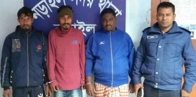 নড়াইলে চোরাই তিনটি ব্যাটারী চালিত ইজিভ্যান উদ্ধারসহ তিন জন পেশাদার চোর গ্রেফতার