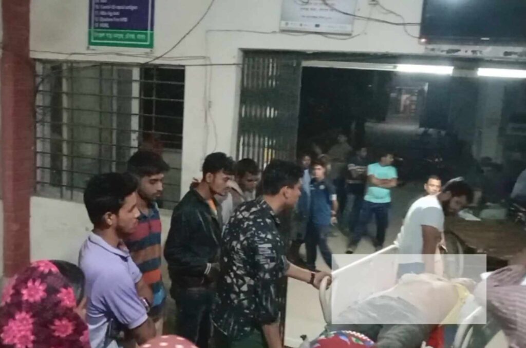 চৌগাছায় সড়ক দুর্ঘটনায় ঝরে গেলো ইটের ভাটার চালিত ট্রাক্টটার চালকের প্রাণ, হেল্পার আহত