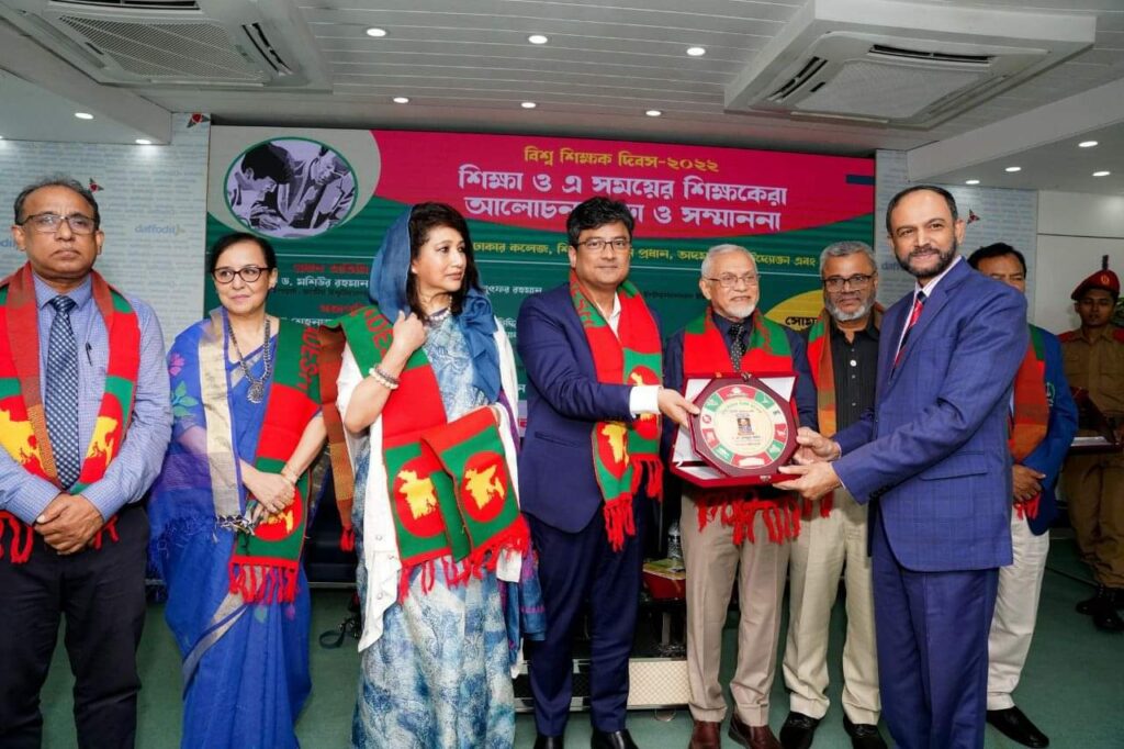 ডক্টর মোঃ মাহমুদুল হাছানের ‘সেরা প্রতিষ্ঠান প্রধান’র সম্মাননা অর্জন