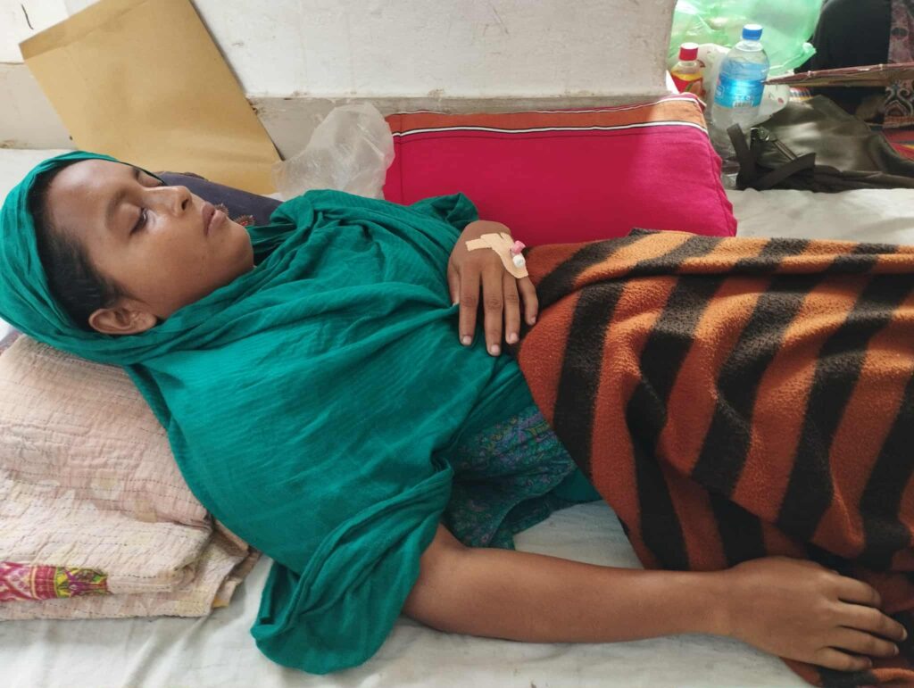 নড়াইলে পুনরায় যৌতুক নিতে শান্তা খানমকে পিটিয়ে আহত করেছে স্বামী রিফায়েত