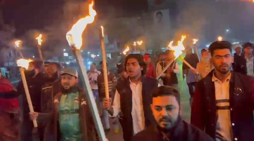 হাদির উপর হামলা! নড়াইলে বৈষম্যবিরোধীদের বিক্ষোভ