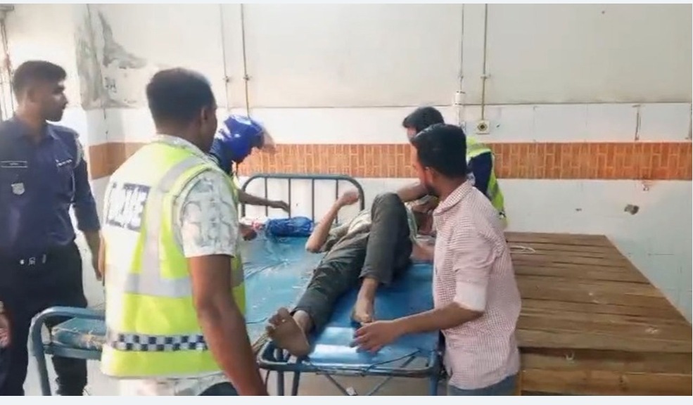 তুচ্ছ ঘটনায় কুপিয়ে জখম, বাঁচানো গেল না চুয়াডাঙ্গার সাজুকে