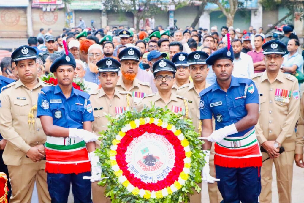 নড়াইলের পুলিশ সুপার আল মামুন শিকদারের মুক্তিযুদ্ধ স্মৃতিস্তম্ভে পুষ্পস্তবক অর্পণ