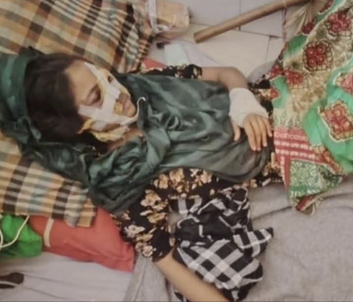 নড়াইলে সাবেক স্ত্রীর ওপর বর্বরোচিত হামলা, ব্লেড দিয়ে শরীর ক্ষতবিক্ষত করার অভিযোগ